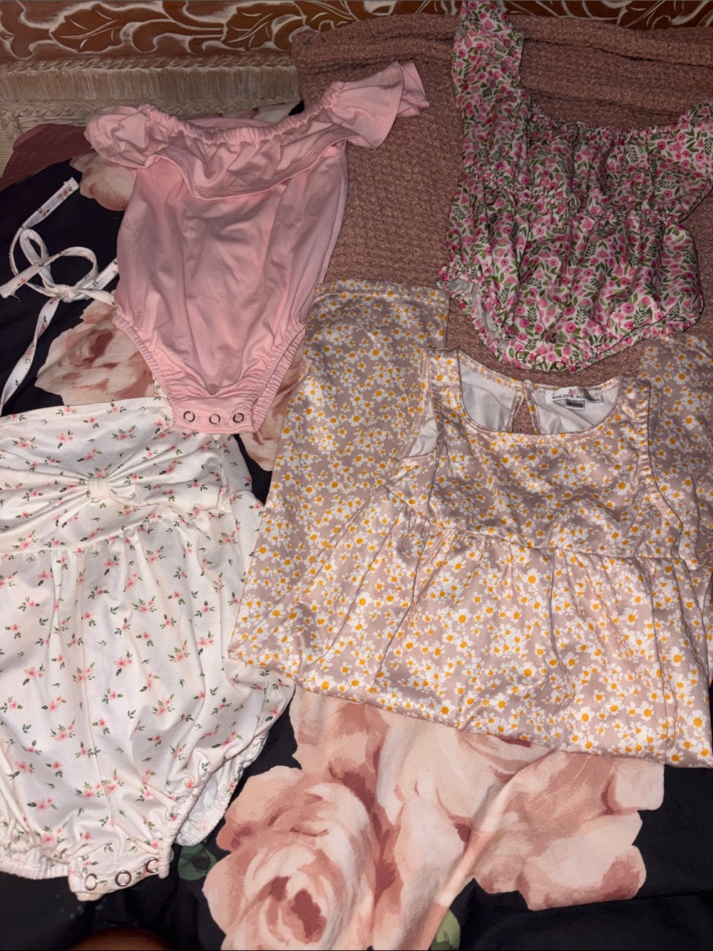 💋 Lot of BAILEY’S BLOSSOMS one pieces
